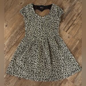 NWOT BCX GIRL Girls SZ 10 Holiday Dress Leopard Print Cap Sleeved Pleated Heart